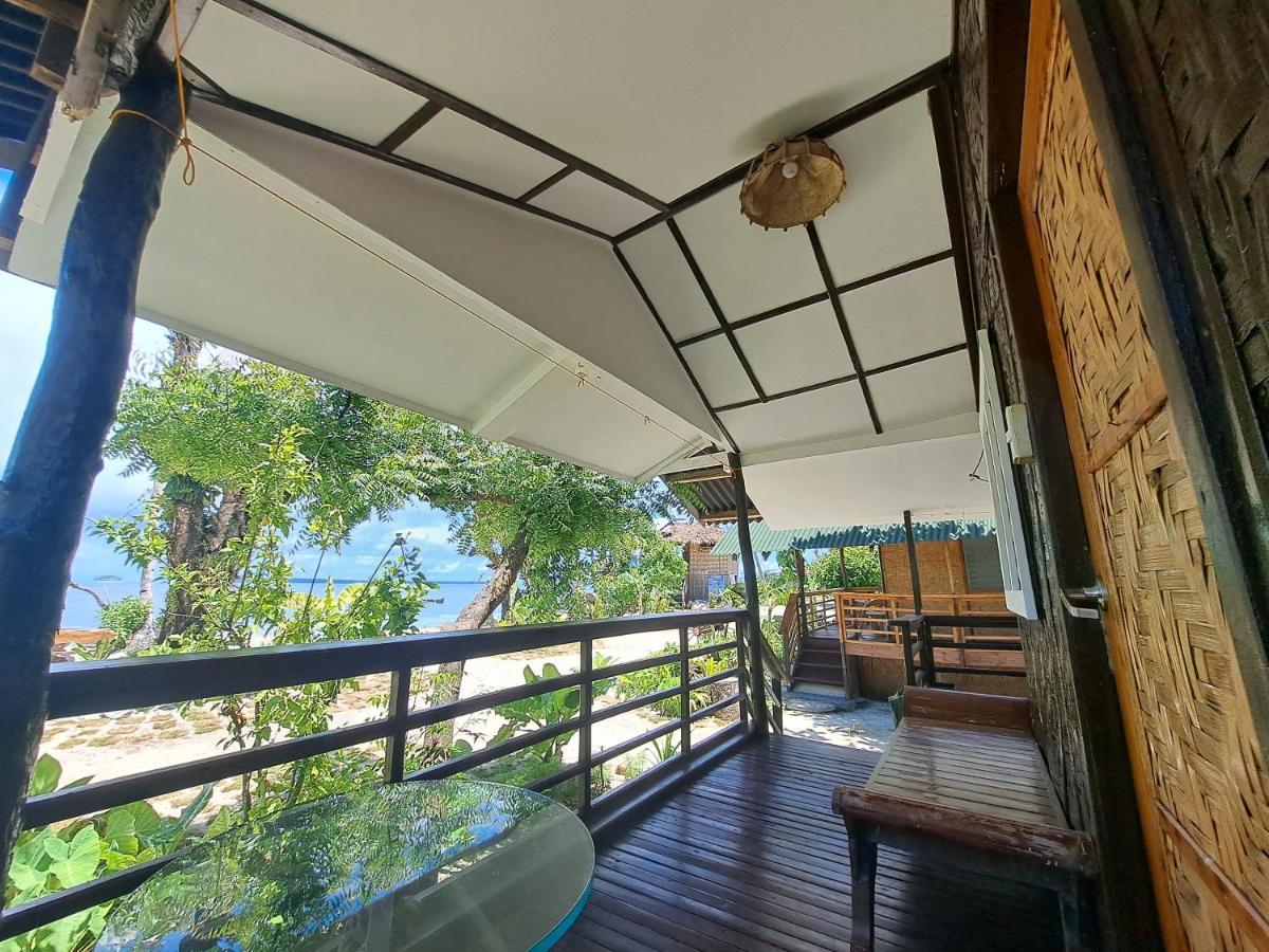 Patrick'S On The Beach Resort Хенерал Луна Екстериор снимка