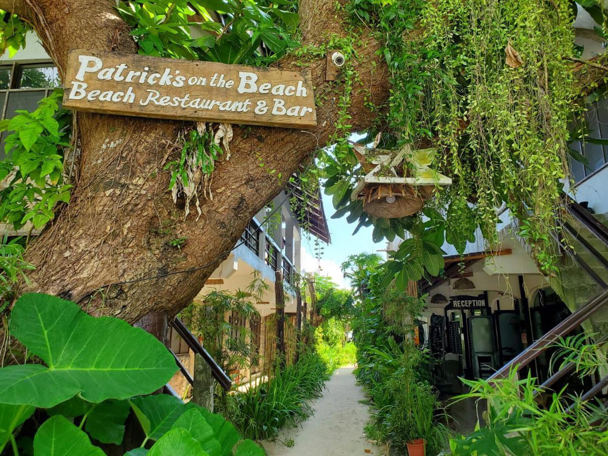 Patrick'S On The Beach Resort Хенерал Луна Екстериор снимка