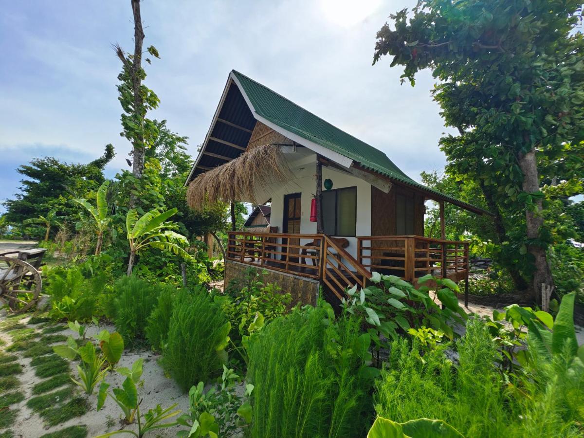 Patrick'S On The Beach Resort Хенерал Луна Екстериор снимка