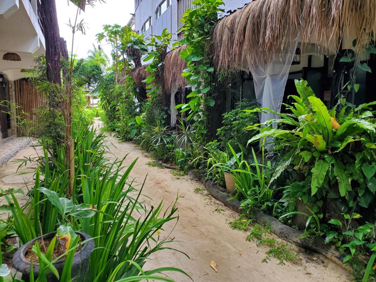 Patrick'S On The Beach Resort Хенерал Луна Екстериор снимка