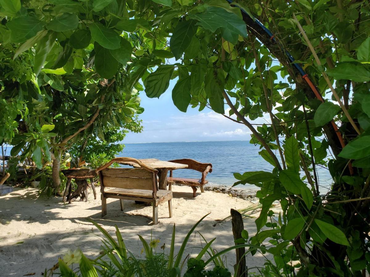 Patrick'S On The Beach Resort Хенерал Луна Екстериор снимка