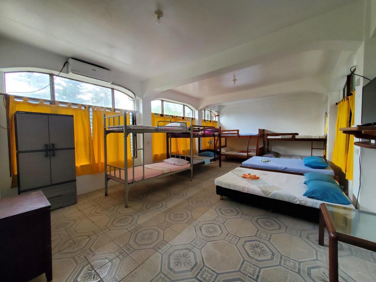 Patrick'S On The Beach Resort Хенерал Луна Екстериор снимка