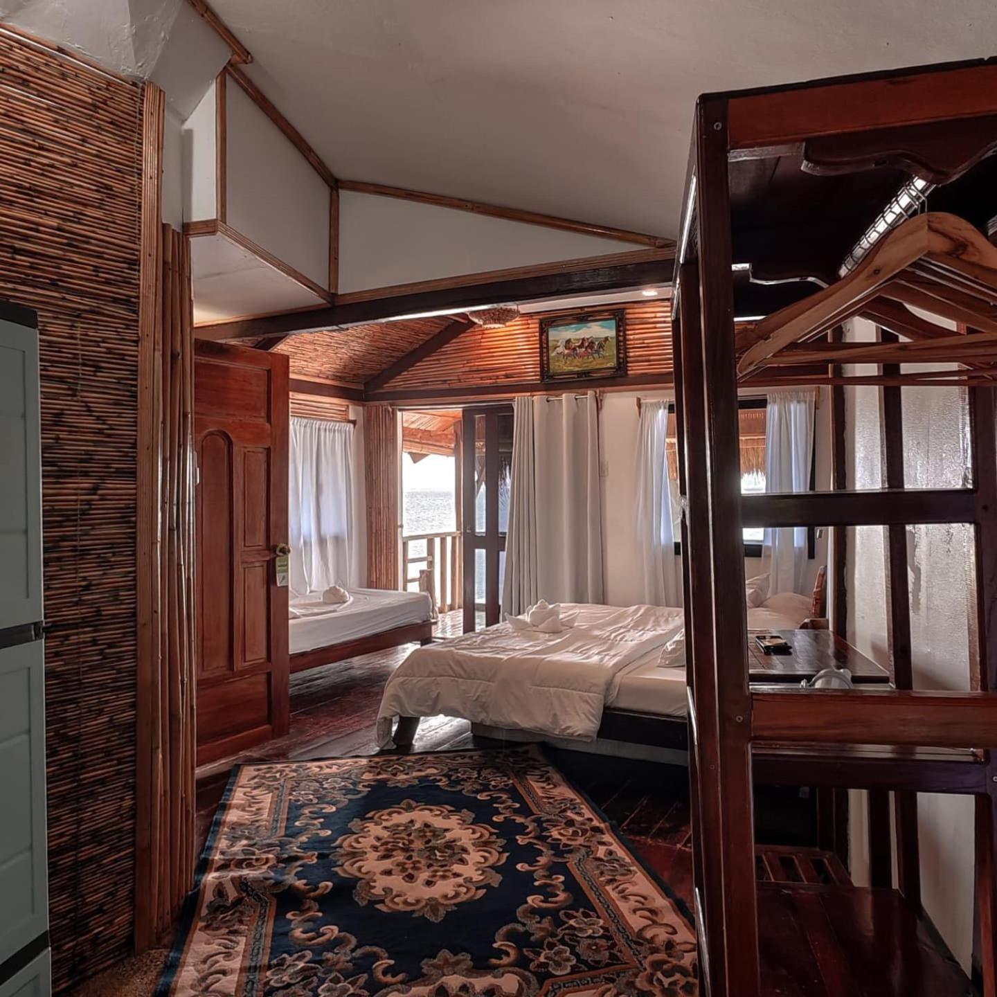 Patrick'S On The Beach Resort Хенерал Луна Екстериор снимка